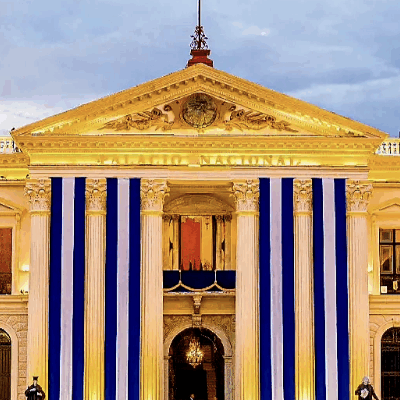 El Salvador: Ruth López activista detenida exige transparencia judicial mientras enfrenta cargos por corrupción